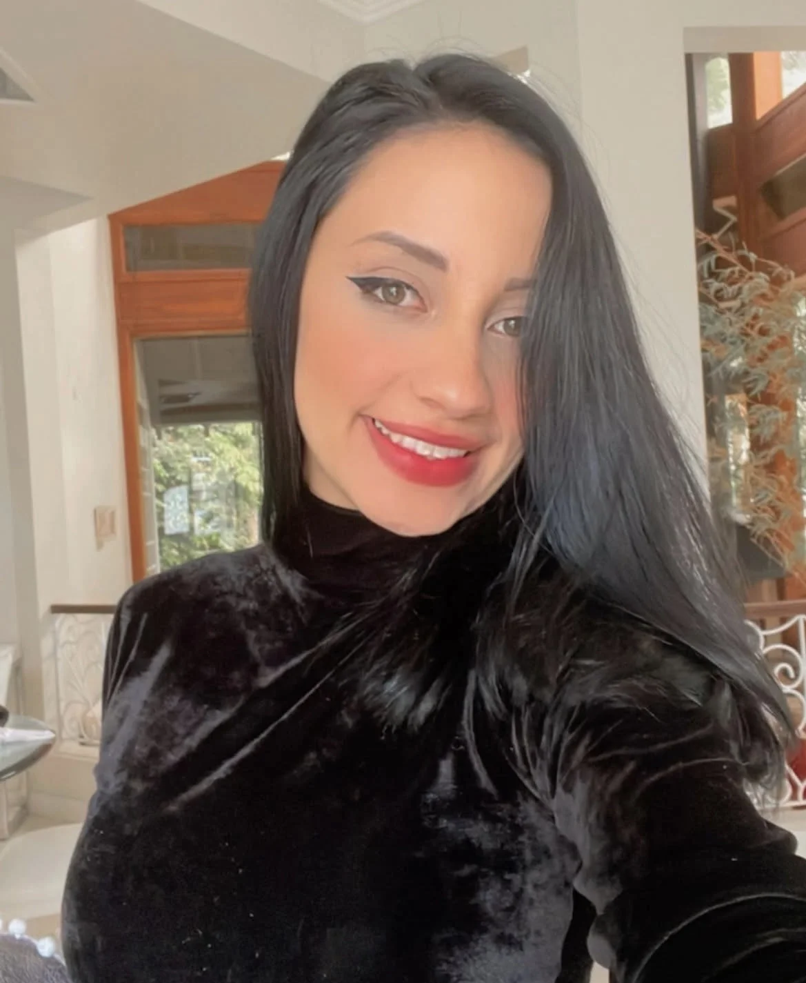 Meiguinha — garota de programa virtual