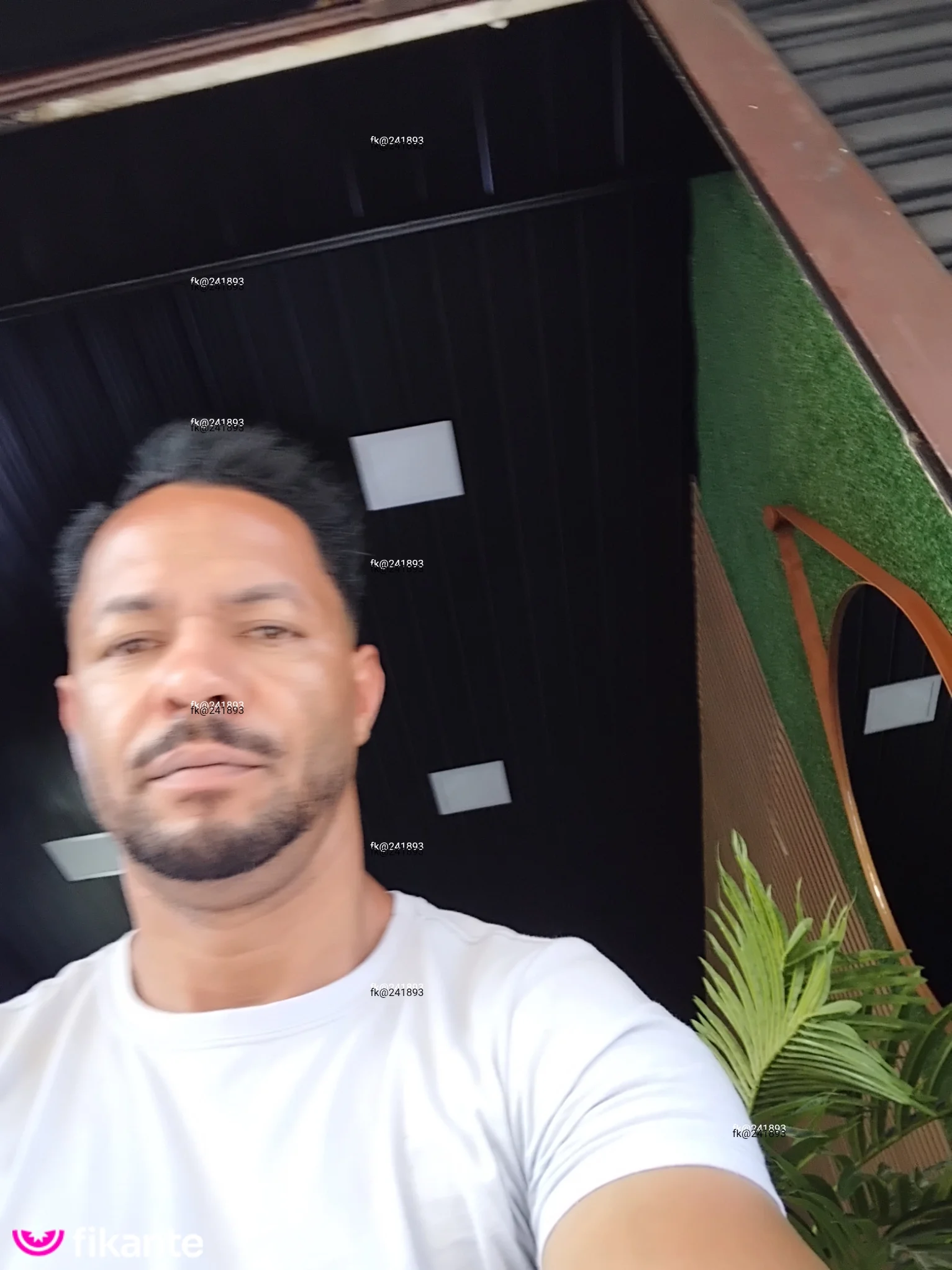 Ton - foto no feed de sexo virtual