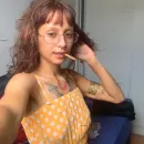 Foto de Mili: Quem vê até pensa que é santinha
