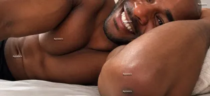 Foto profissional de Latrel Spencer