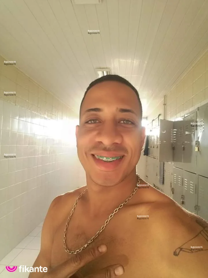 Foto profissional de Toretto estou disponivel