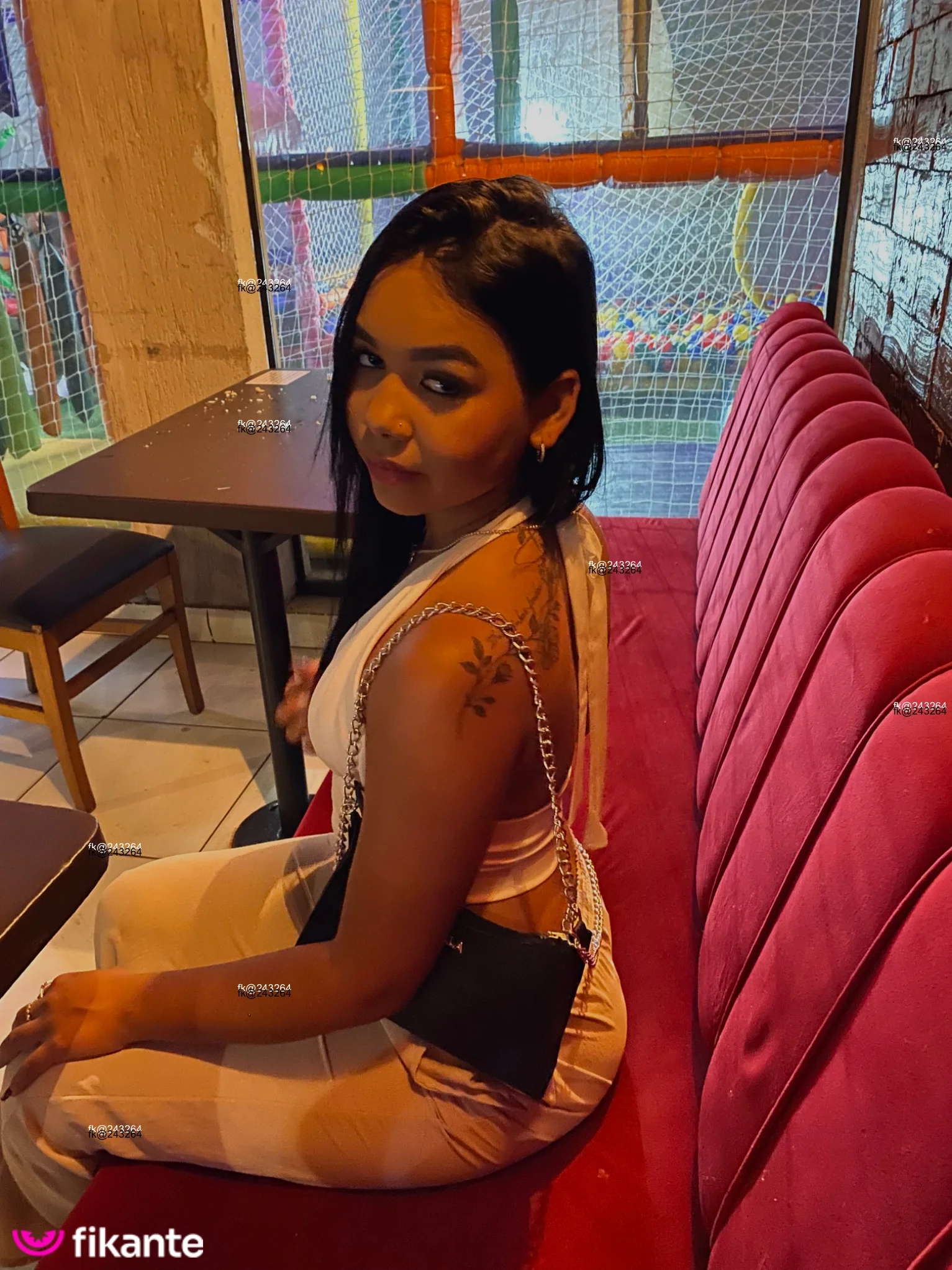 Roberta — garota de programa virtual