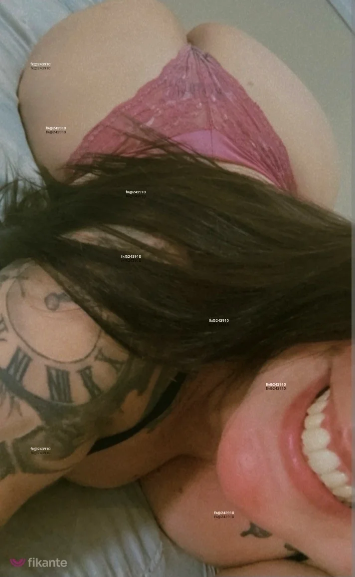 Victória - foto no feed de sexo virtual