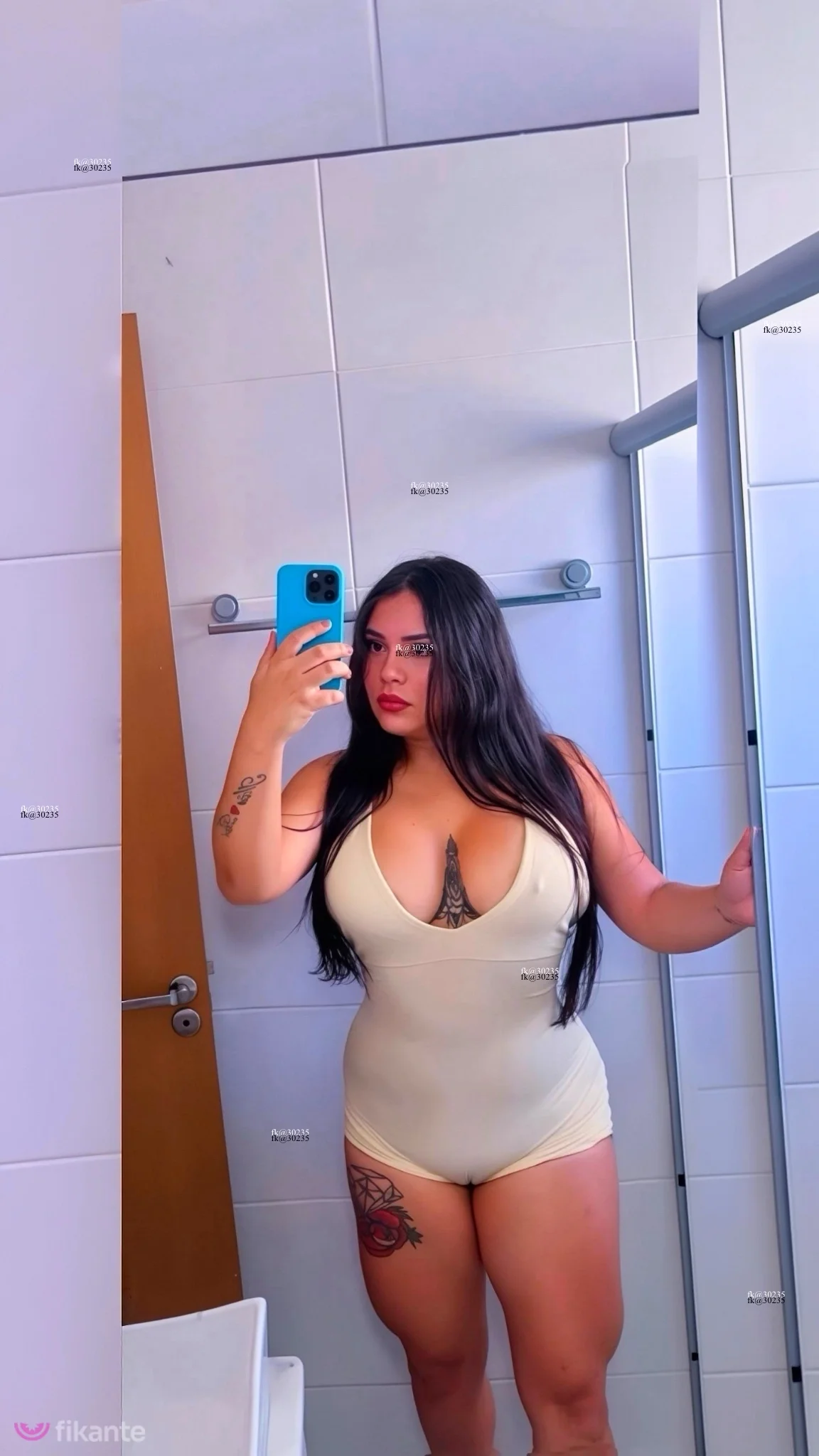 NINFOMANÍACA NINFETA - foto no feed de sexo virtual