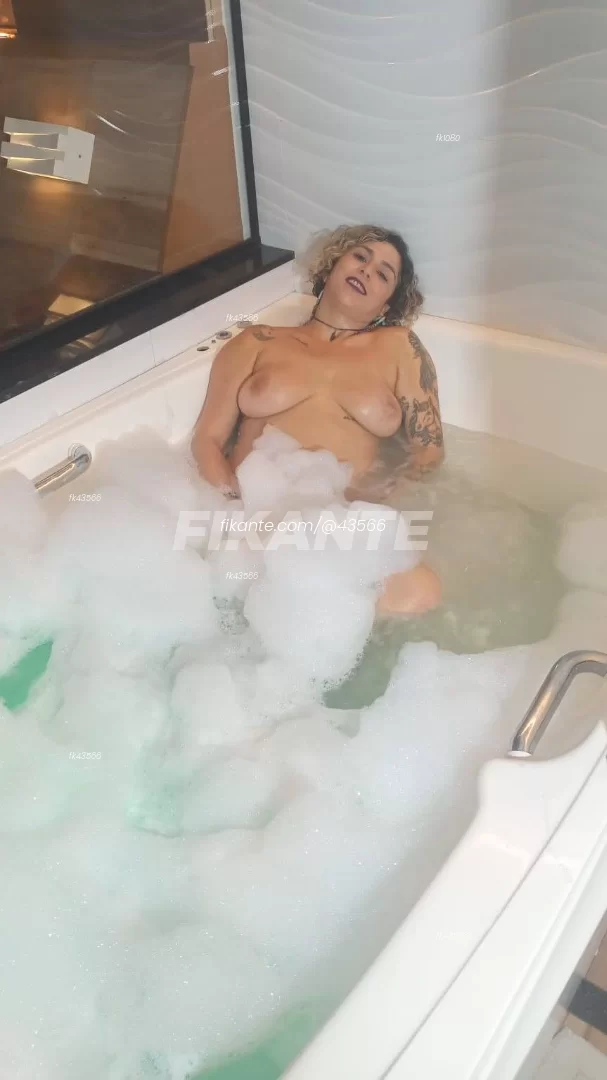 Ariella Miller - foto no feed de Cabo Frio
