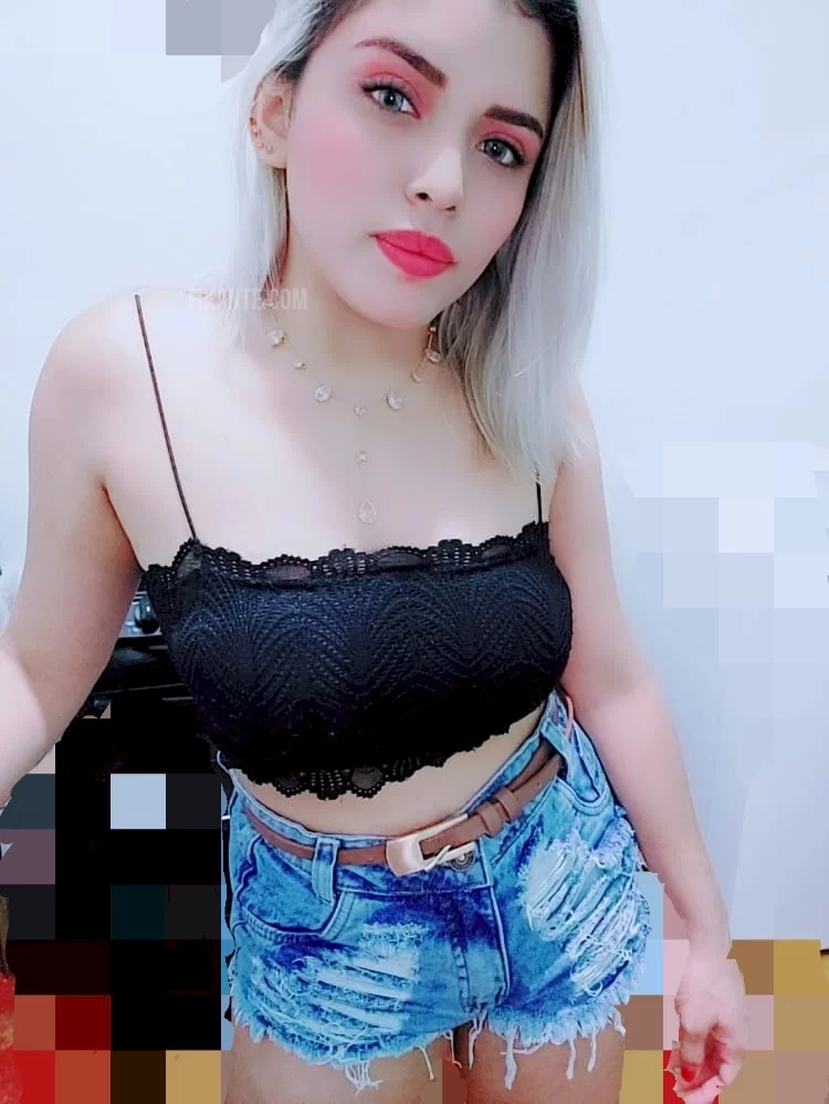 Sofia ninfetinha - foto no feed de Manaus