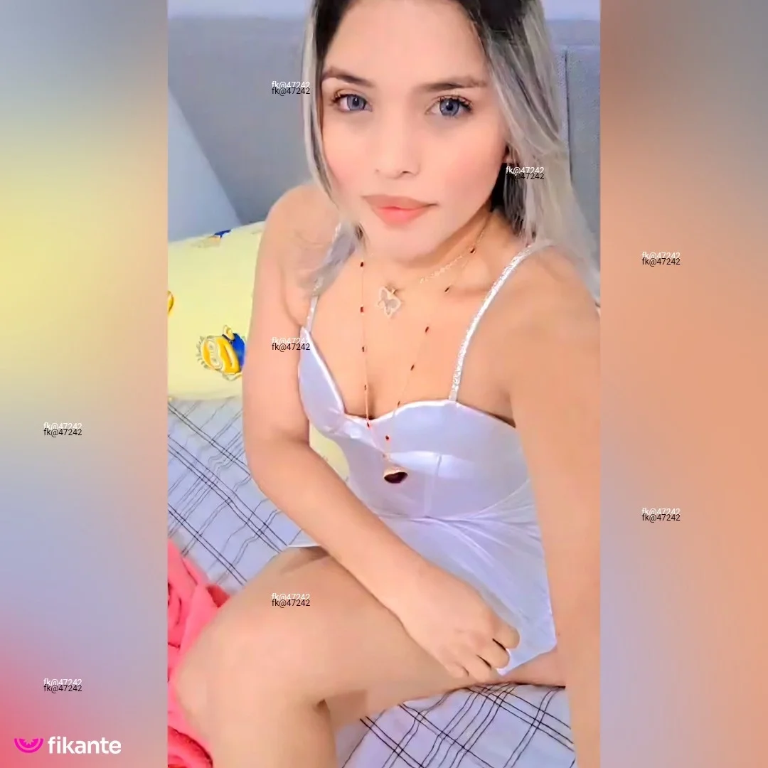 Sofia ninfetinha - foto no feed de Manaus