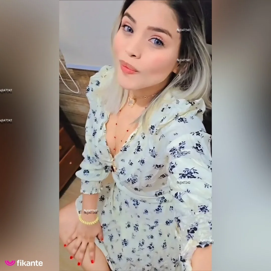 Sofia ninfetinha - foto no feed de Manaus