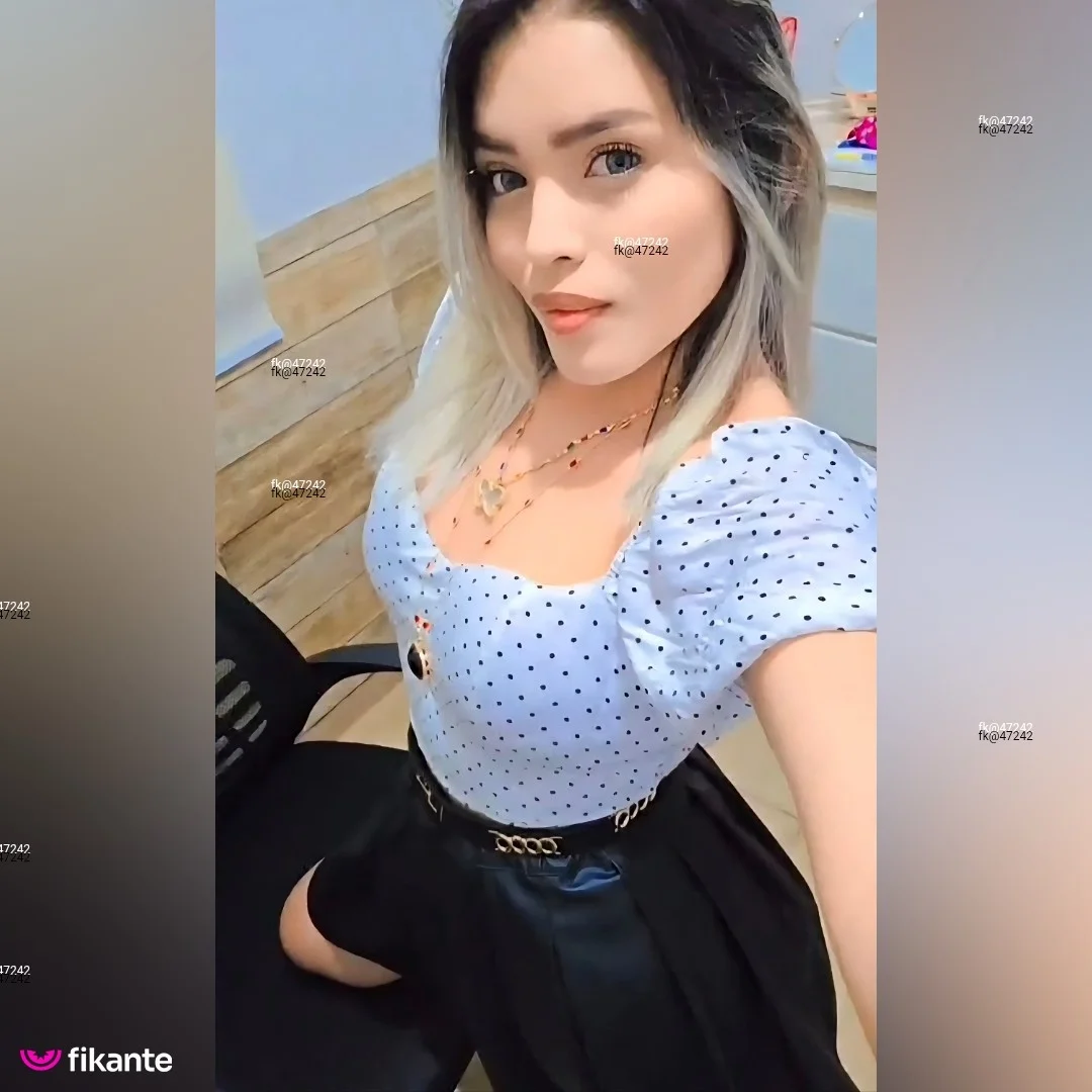Sofia ninfetinha - foto no feed de Manaus