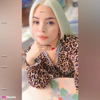 Sofia ninfetinha - foto no feed de Manaus