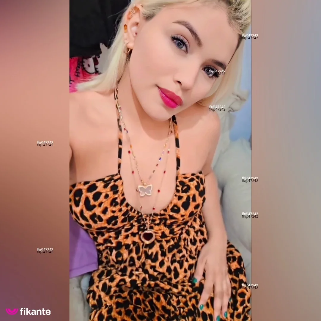 Sofia ninfetinha - foto no feed de Manaus