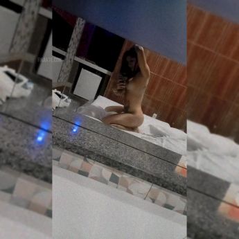 Morena tatuada - foto no feed de Ouro Preto do Oeste