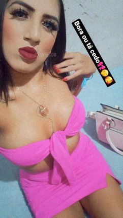 Morena tatuada - foto no feed de Ouro Preto do Oeste