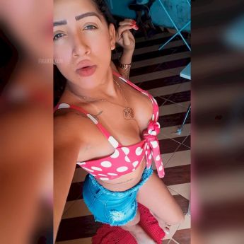 Morena tatuada - foto no feed de Ouro Preto do Oeste