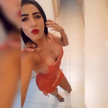 Morena tatuada - foto no feed de Ouro Preto do Oeste