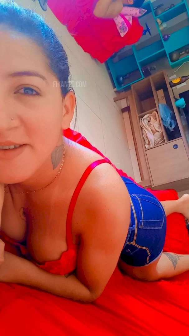 Morena tatuada - foto no feed de Ouro Preto do Oeste