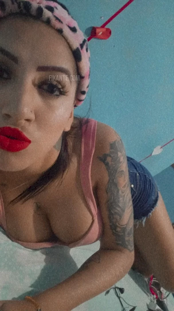 Morena tatuada - foto no feed de Ouro Preto do Oeste