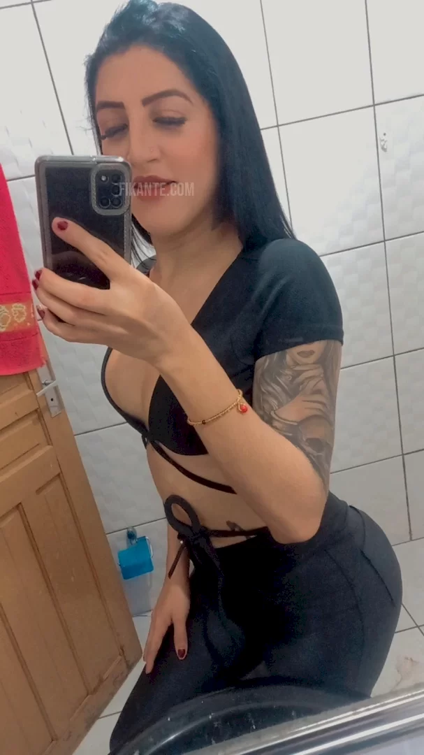 Morena tatuada - foto no feed de Ouro Preto do Oeste