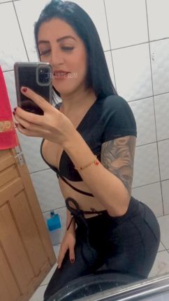 Morena tatuada - foto no feed de Ouro Preto do Oeste