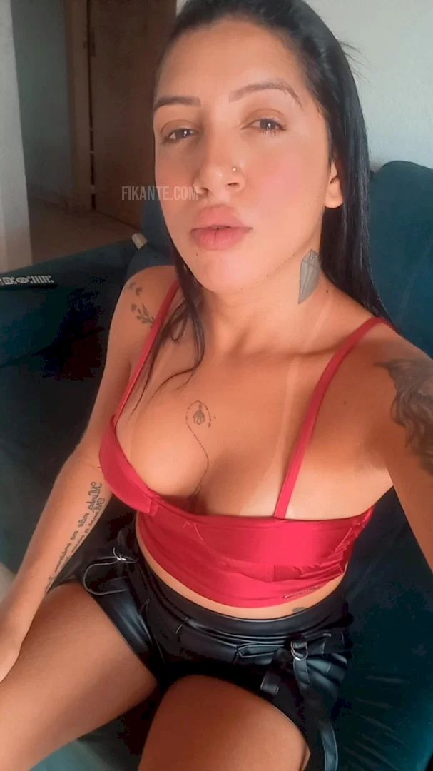 Morena tatuada - foto no feed de Ouro Preto do Oeste