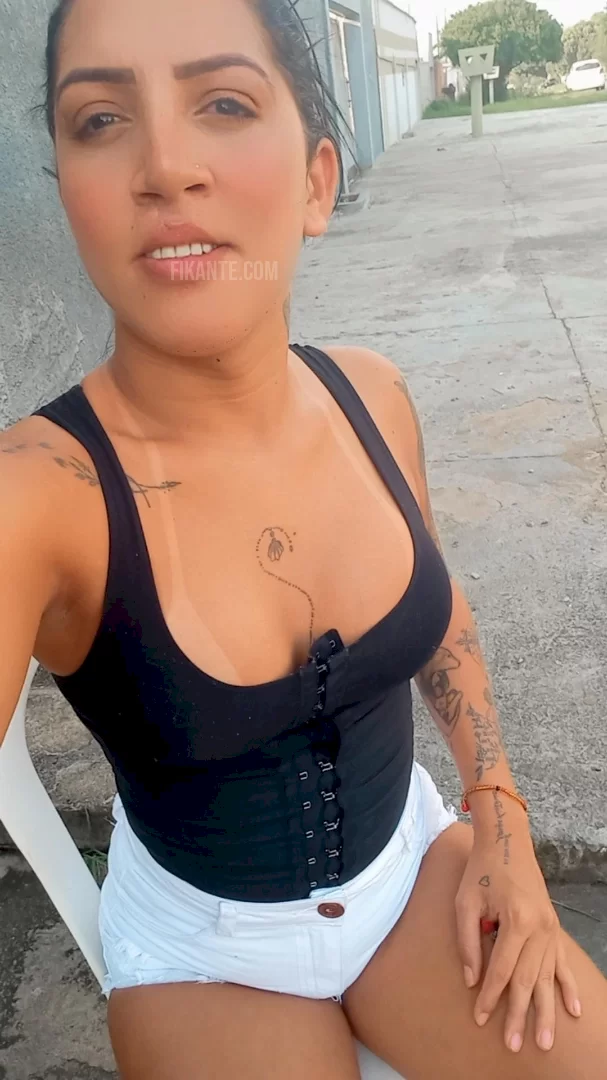 Morena tatuada - foto no feed de Ouro Preto do Oeste