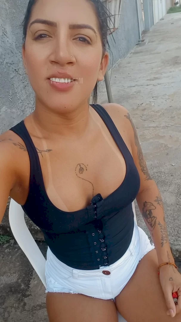 Morena tatuada - foto no feed de Ouro Preto do Oeste
