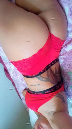 Morena tatuada - foto no feed de Ouro Preto do Oeste