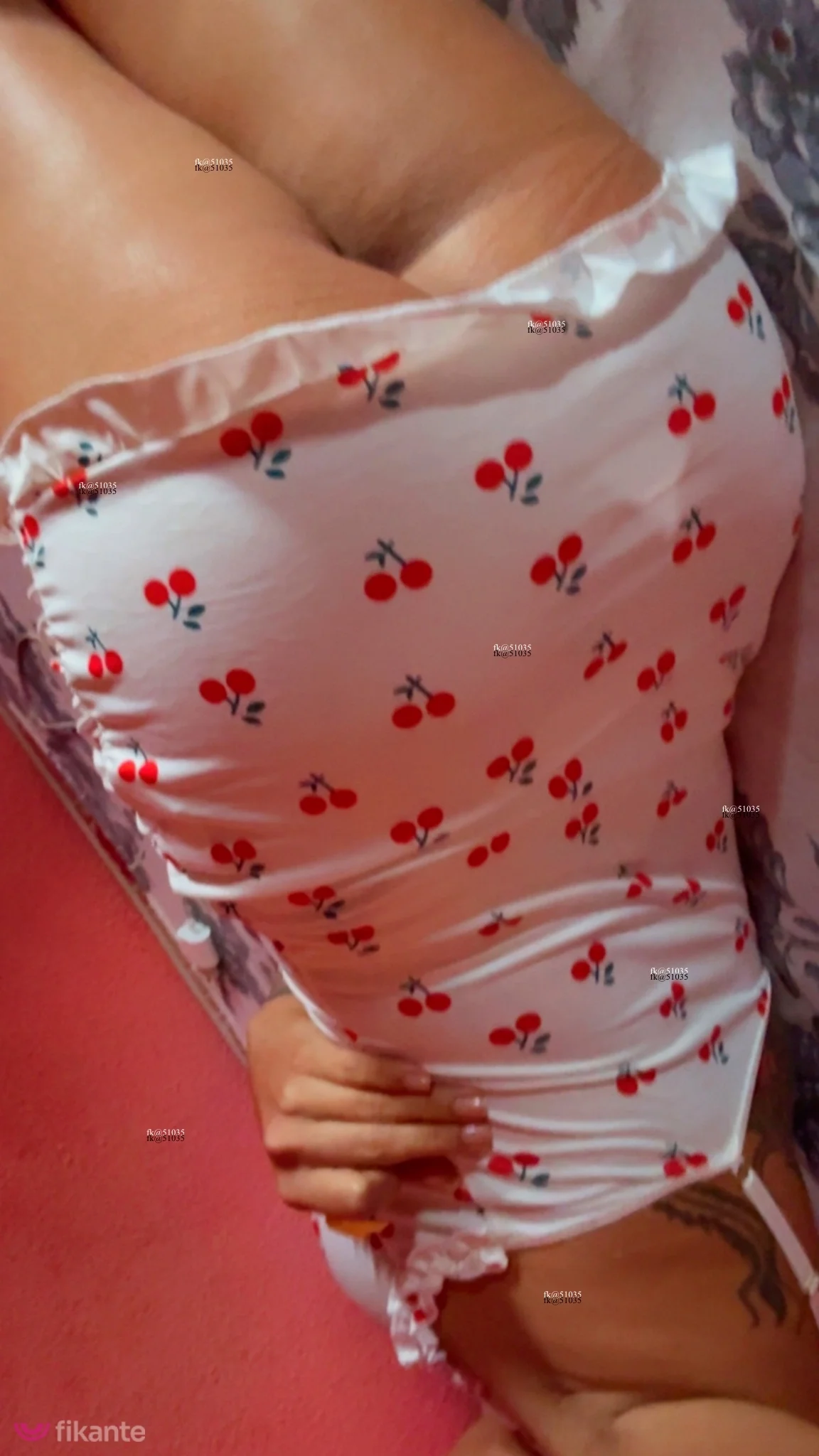 Morena tatuada - foto no feed de Porto Velho