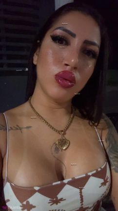 Morena tatuada - foto no feed de Porto Velho