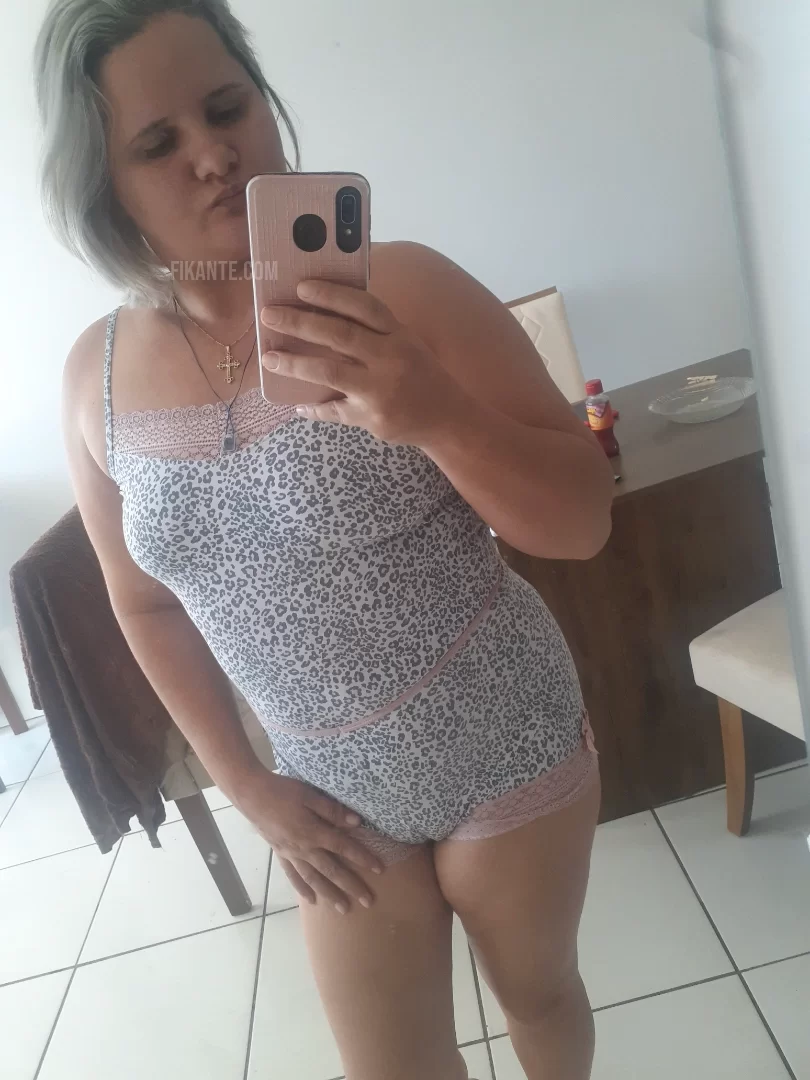 Loirinha bizerrinha - foto no feed de Sinop