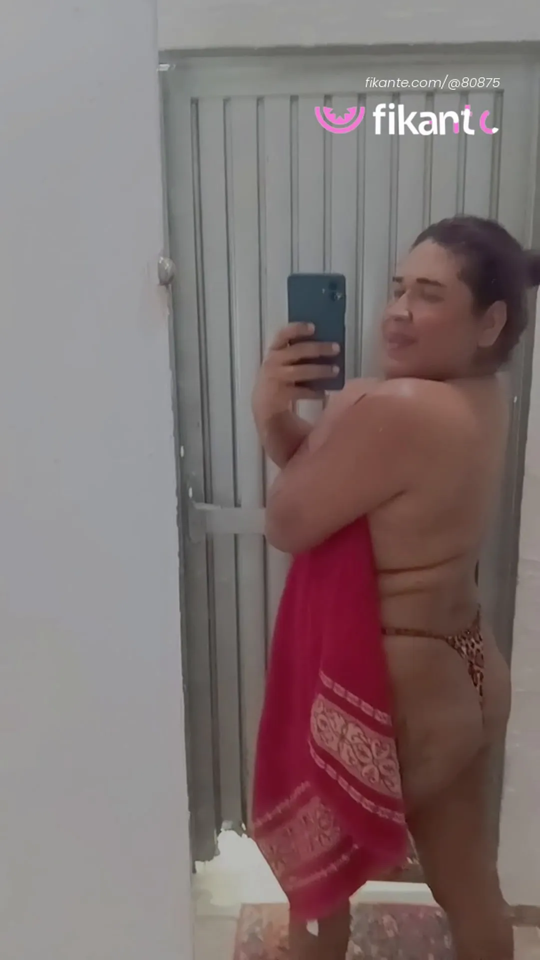Prévia do vídeo de Bianca novinha: Chama + 55 64 984613624