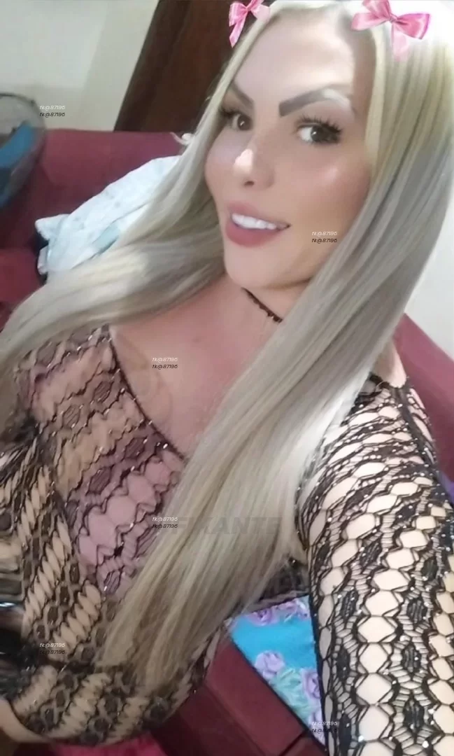 CRYS COMPLETINHA - foto no feed de Lajeado