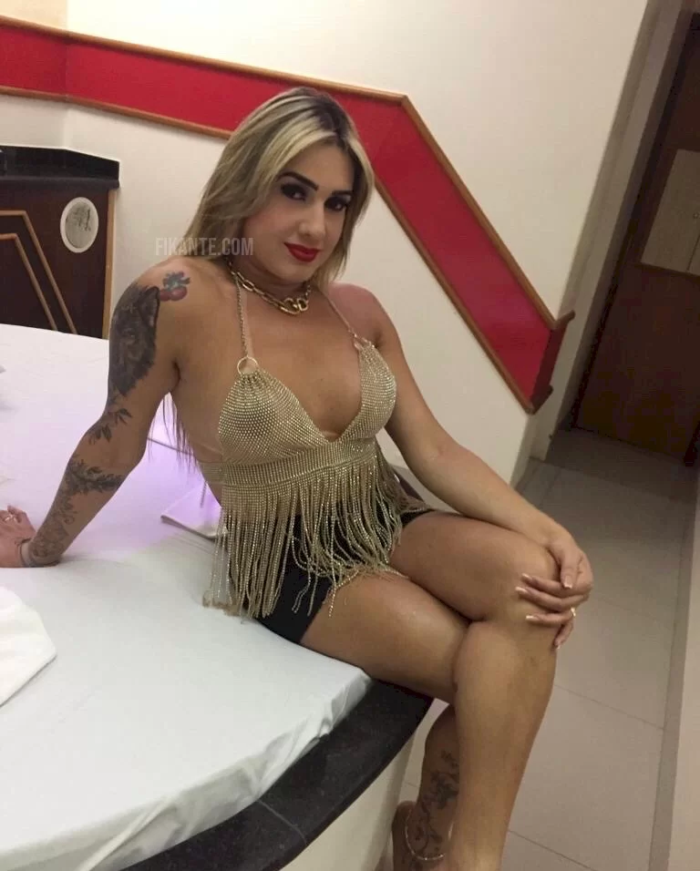 Thaylla eloiza - foto no feed de Britânia