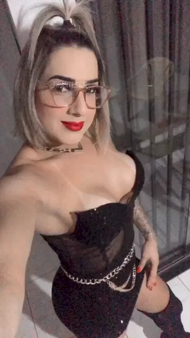 Thaylla eloiza - foto no feed de Britânia