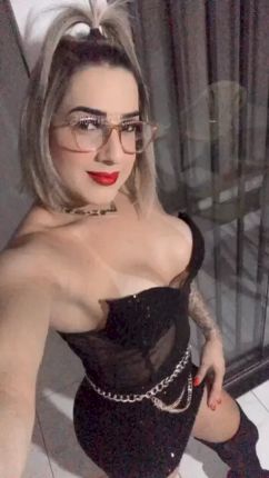 Thaylla eloiza - foto no feed de Britânia
