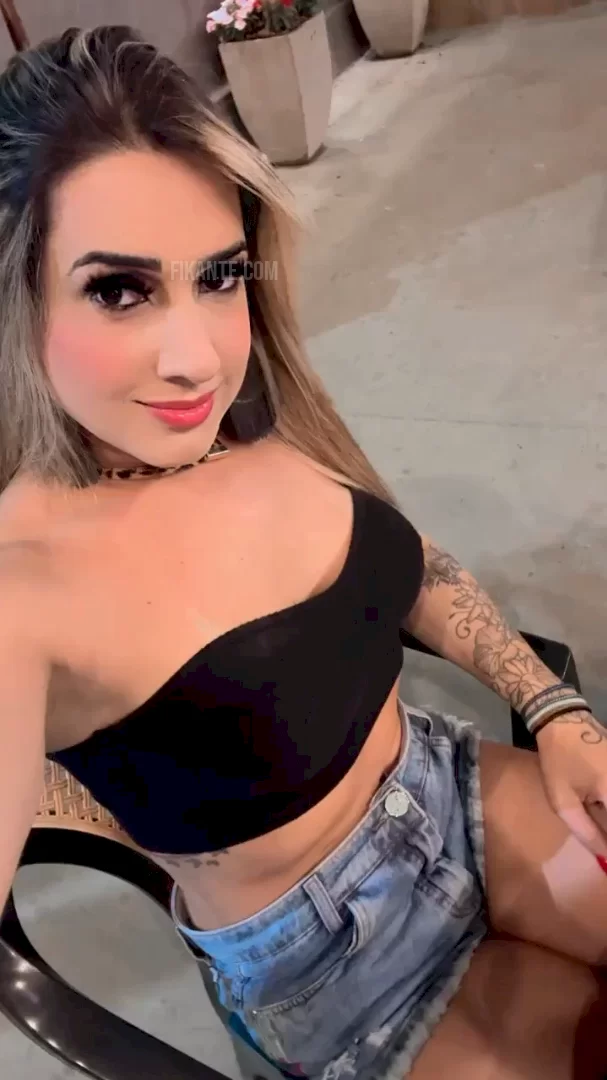 Thaylla eloiza - foto no feed de Britânia