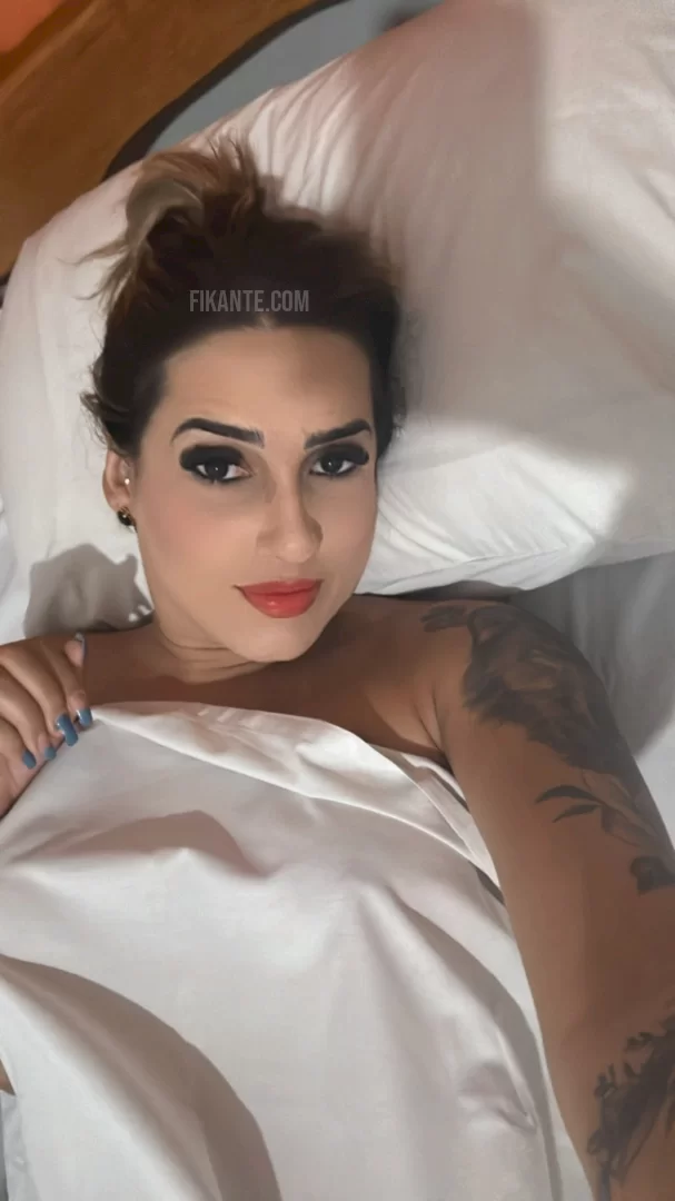 Thaylla eloiza - foto no feed de Britânia