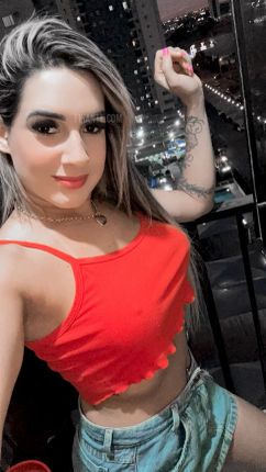 Thaylla eloiza - foto no feed de Britânia