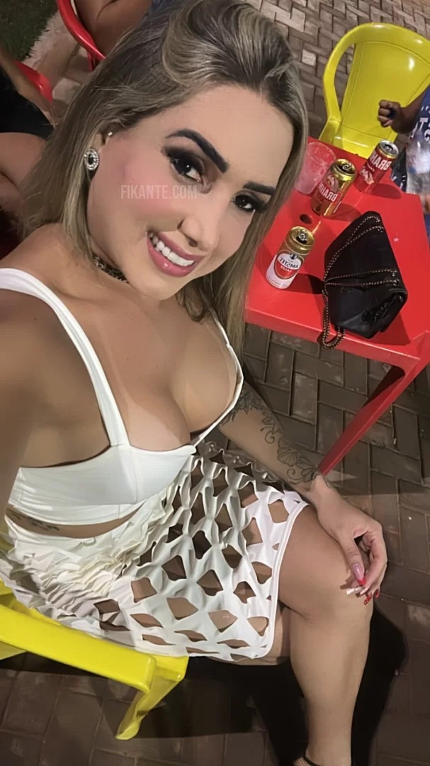 Thaylla eloiza - foto no feed de Britânia