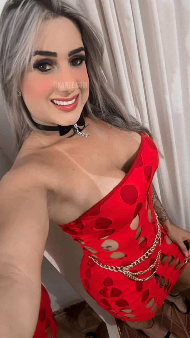 Thaylla eloiza - foto no feed de Britânia